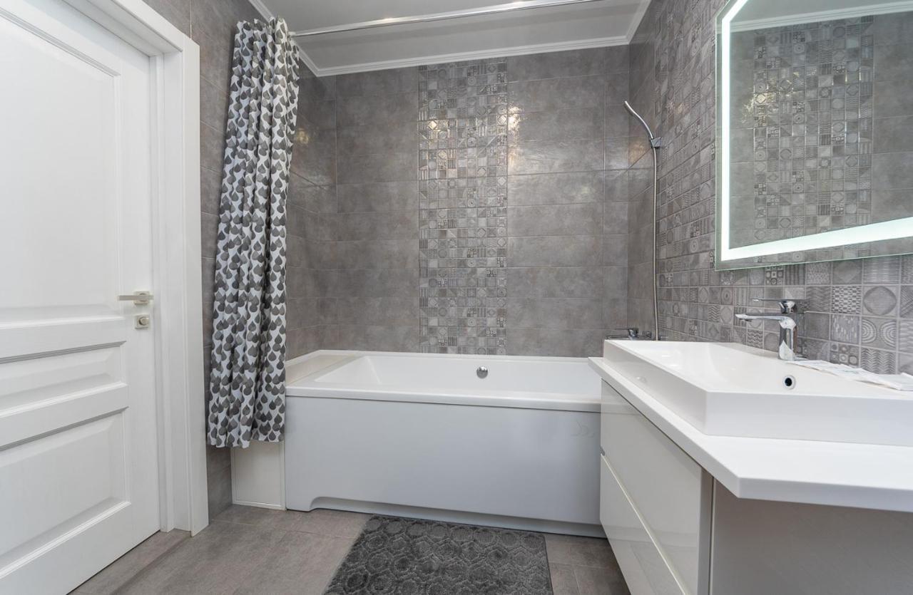 Apartmán Flatrent Drahomanova 2A Kyjev Exteriér fotografie